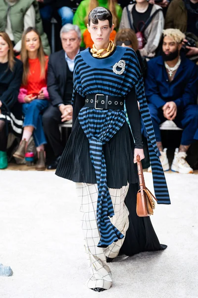 Look 23